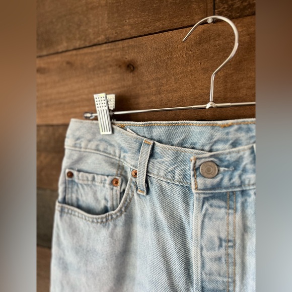 Levi’s 501® 150th Anniversary Light Wash Jeans – Floral Patched Knee – W28 L30 - Picture 6 of 15